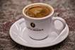 Delicioso e tradicional de todas as manhãs café expresso com grão moido na hora.